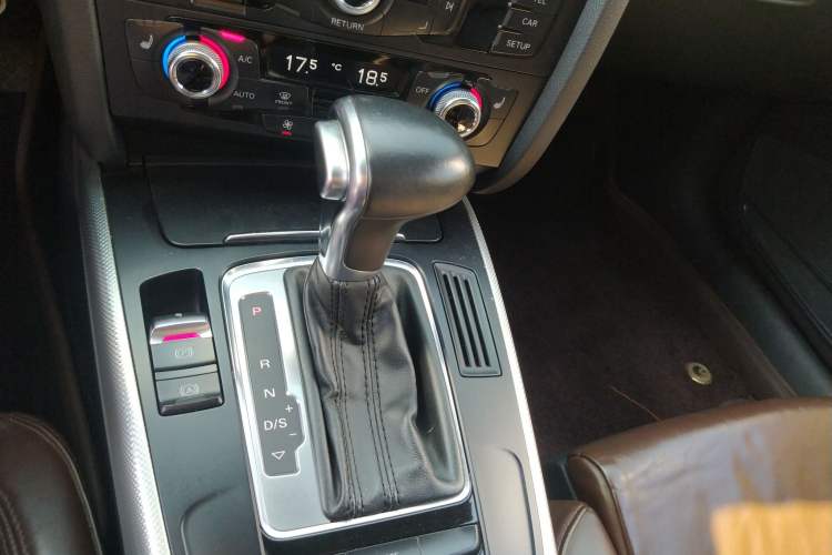 Used Audi A5 2014 Cabriolet 45 TFSI Gear Lever