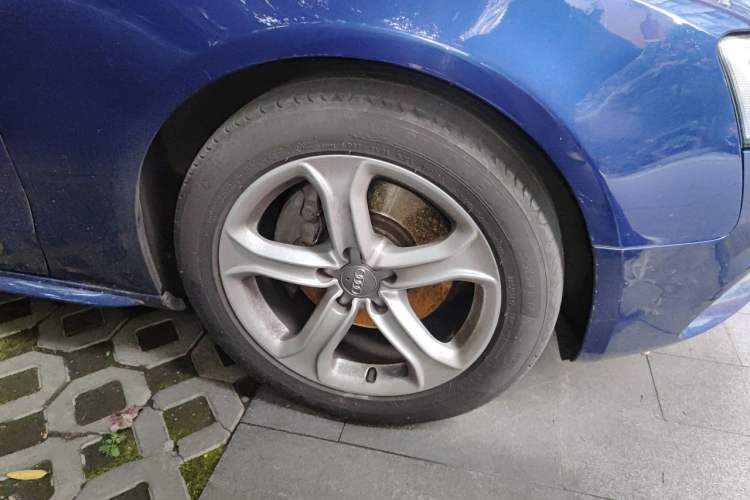 Used Audi A5 2014 Sportback 45 TFSI Right Front Wheel Hub