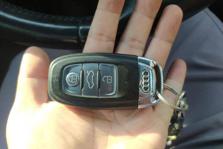 Used Audi A5 2014 Cabriolet 45 TFSI Vehicle Key