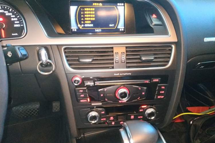 Used Audi A5 2014 Coupe 45 TFSI Audio And AC Panel