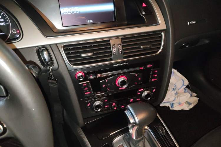 Used Audi A5 2014 Sportback 45 TFSI Audio And AC Panel