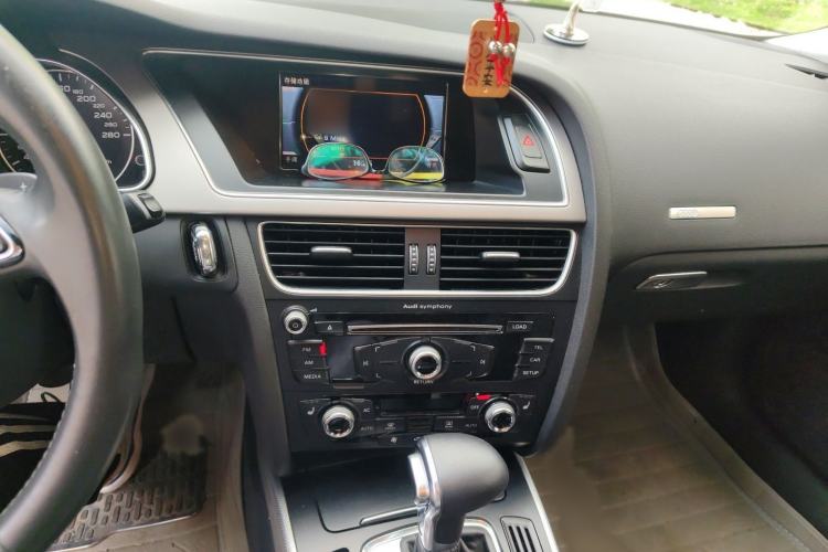 Used Audi A5 2014 Sportback 45 TFSI Audio And AC Panel