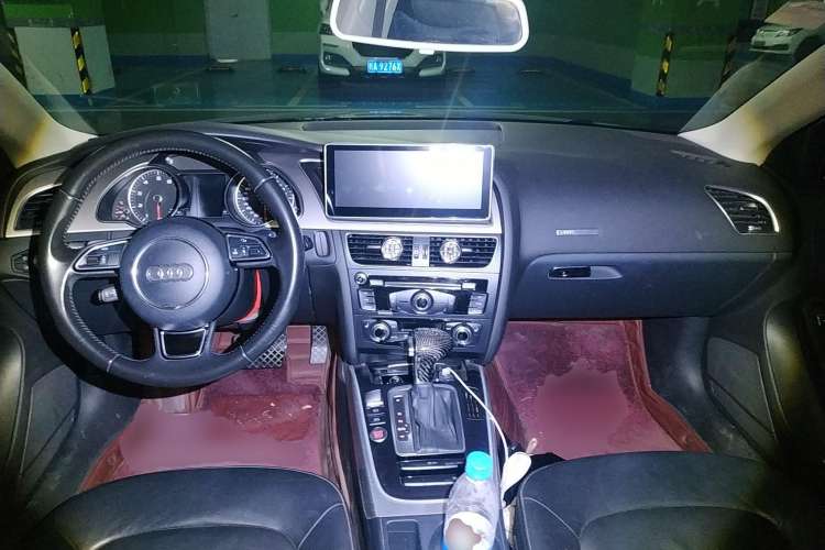 Used Audi A5 2014 Sportback 45 TFSI Center Console
