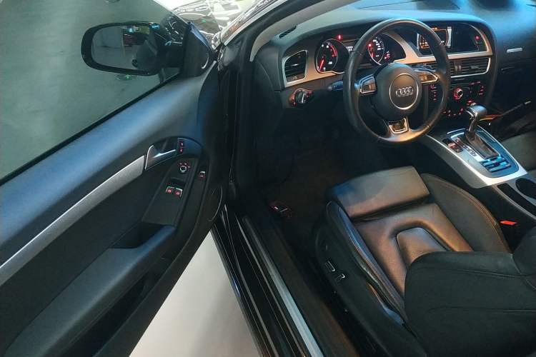 Used Audi A5 2014 Coupe 45 TFSI Driver Seat