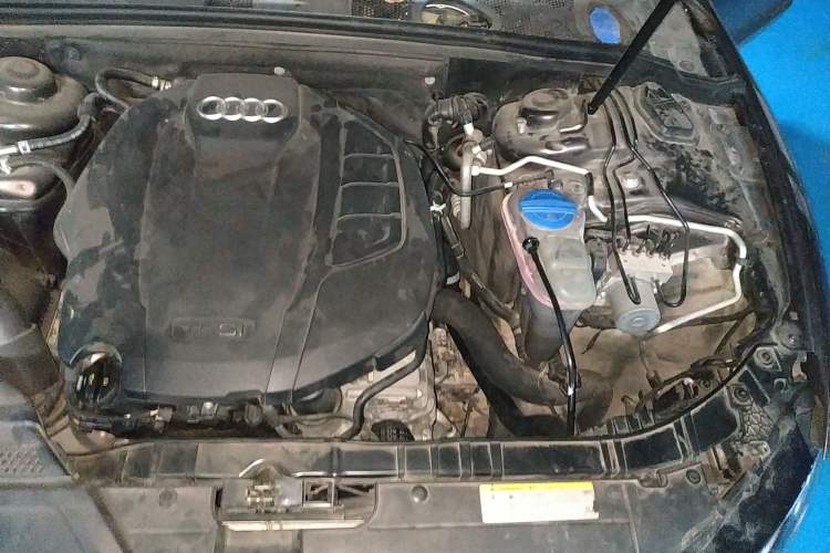 Used Audi A5 2014 Sportback 45 TFSI Engine Bay Left
