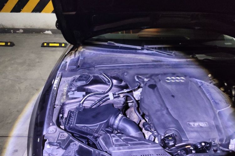 Used Audi A5 2014 Sportback 45 TFSI Engine Bay Right