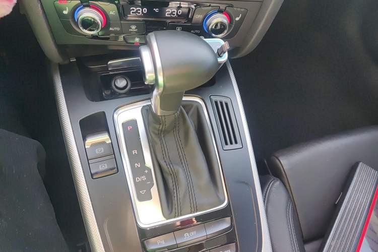 Used Audi A5 2014 Coupe 45 TFSI Gear Lever