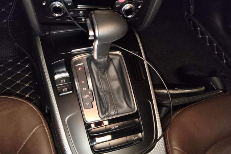 Used Audi A5 2014 Sportback 45 TFSI Gear Lever