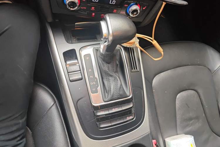 Used Audi A5 2014 Sportback 45 TFSI Gear Lever