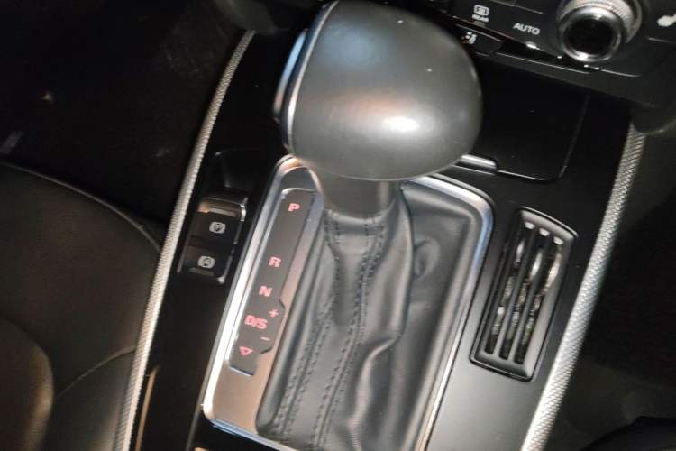 Used Audi A5 2014 Sportback 45 TFSI Gear Lever