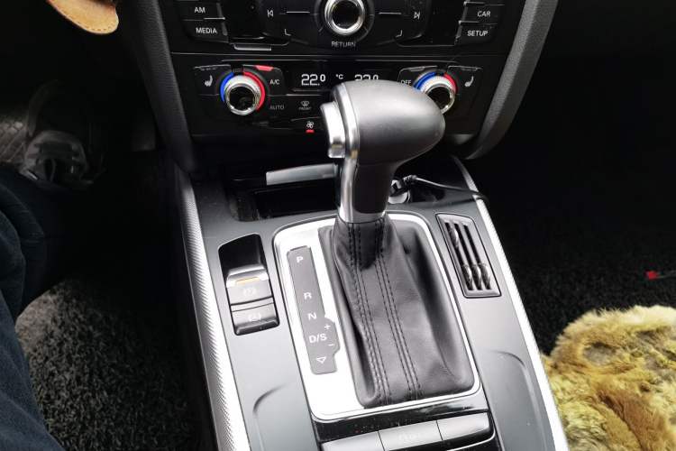 Used Audi A5 2014 Sportback 45 TFSI Gear Lever