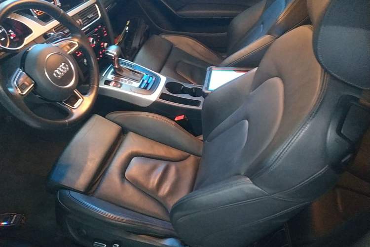 Used Audi A5 2014 Coupe 45 TFSI Left Front Seat