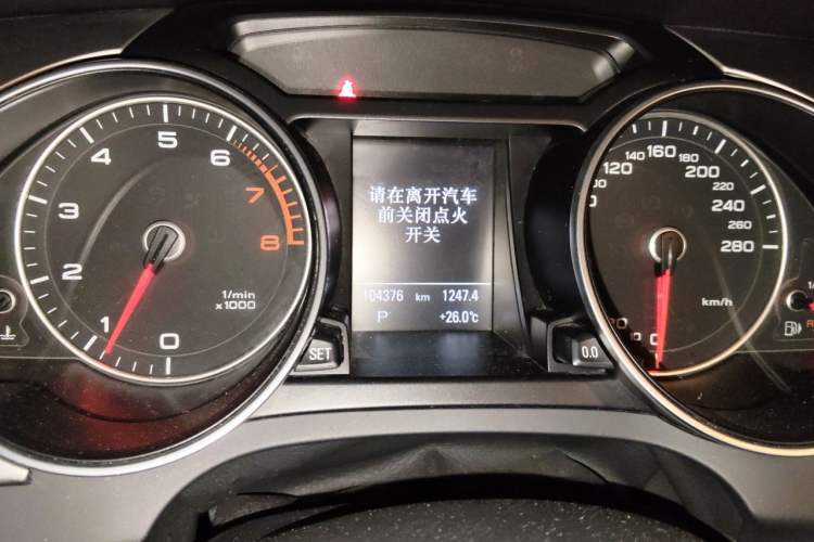 Used Audi A5 2014 Sportback 45 TFSI Odometer Close Up