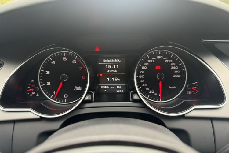 Used Audi A5 2014 Sportback 45 TFSI Odometer Close Up