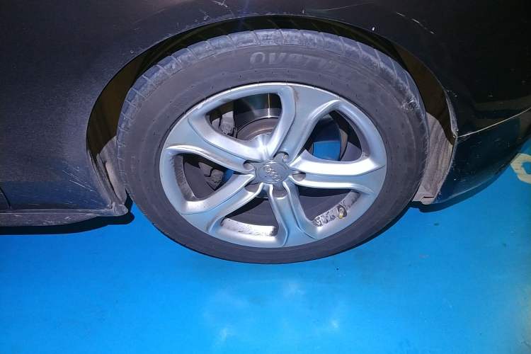 Used Audi A5 2014 Sportback 45 TFSI Right Front Wheel Hub