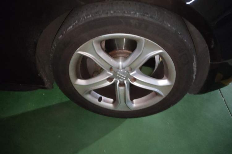 Used Audi A5 2014 Sportback 45 TFSI Right Front Wheel Hub