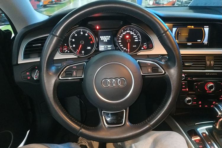Used Audi A5 2014 Coupe 45 TFSI Steering Wheel