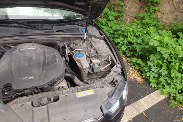 Used Audi A5 2014 Sportback 45 TFSI Engine Bay Left