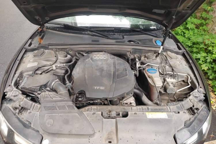 Used Audi A5 2014 Sportback 45 TFSI Engine Bay
