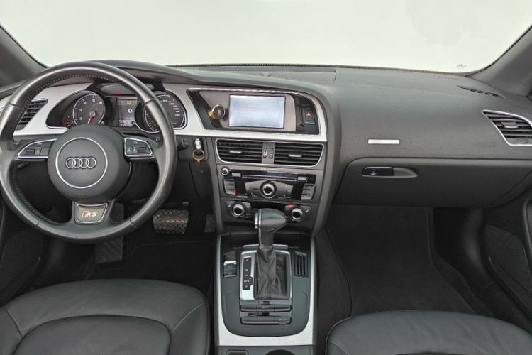 Used Audi A5 2014 Cabriolet 45 TFSI Interior 2
