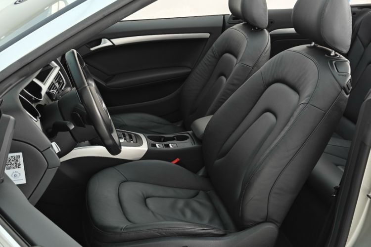 Used Audi A5 2014 Cabriolet 45 TFSI Interior 4