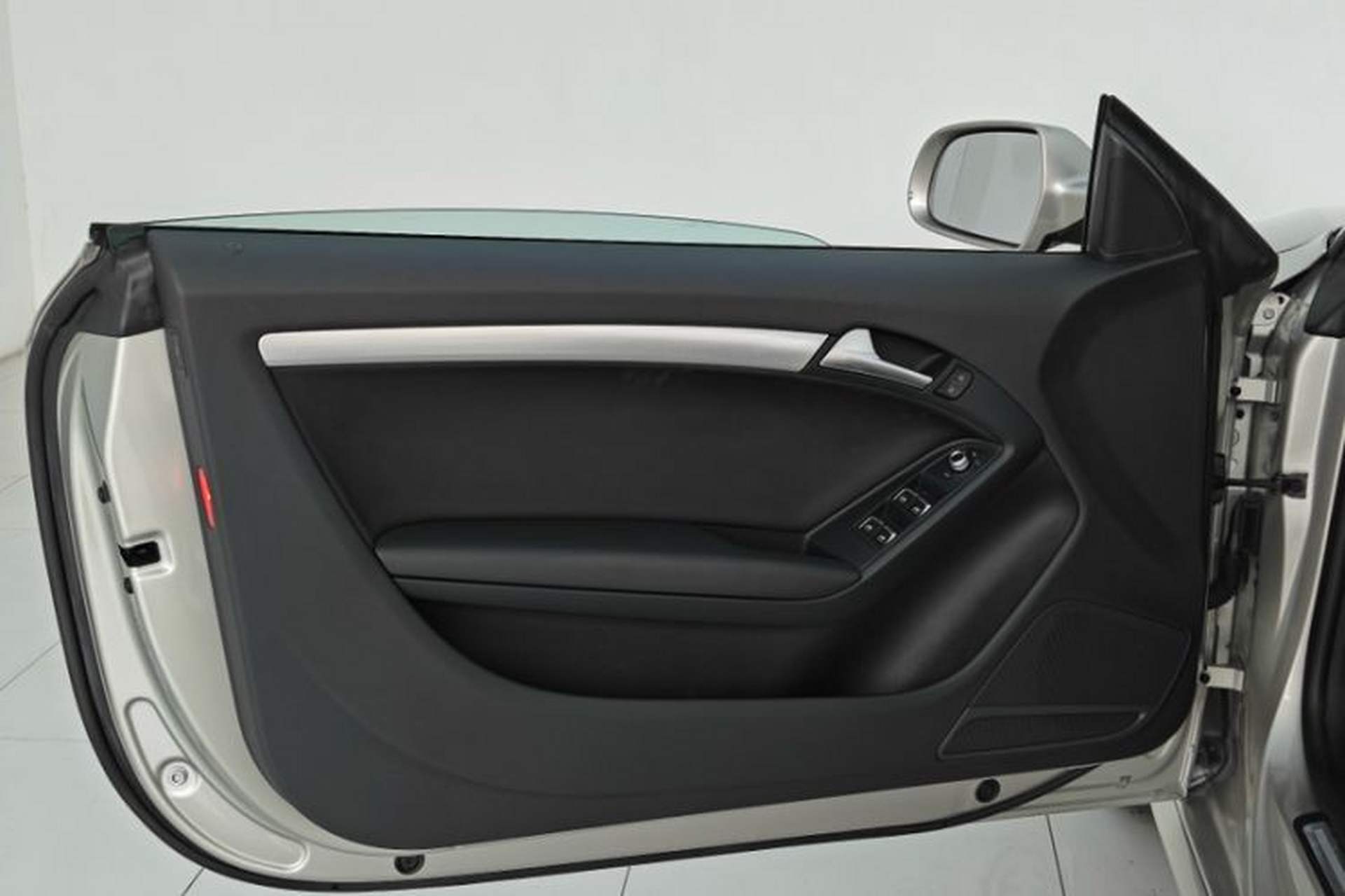 Used Audi A5 2014 Cabriolet 45 TFSI Interior 5