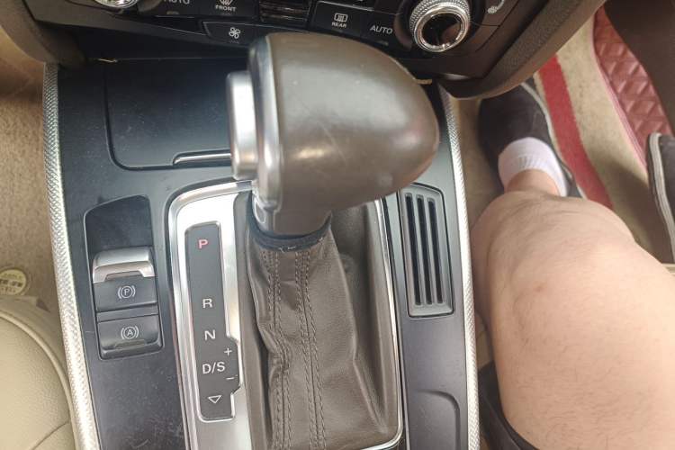 Used Audi A5 2014 Sportback 45 TFSI Gear Lever