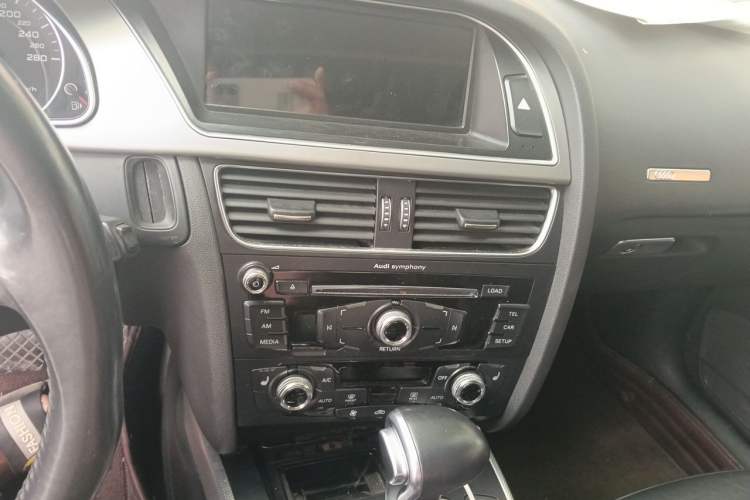Used Audi A5 2014 Sportback 45 TFSI Audio And AC Panel