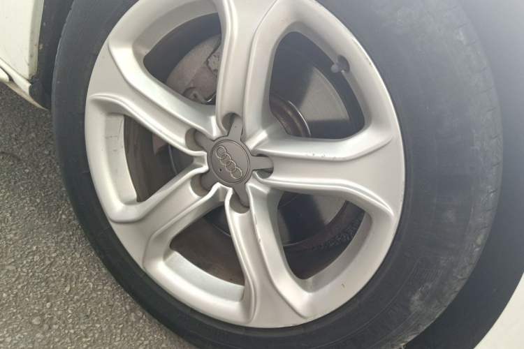 Used Audi A5 2014 Sportback 45 TFSI Right Front Wheel Hub