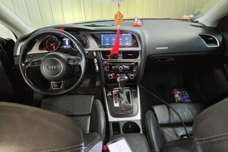 Used Audi A5 2014 Coupe 45 TFSI quattro Center Console