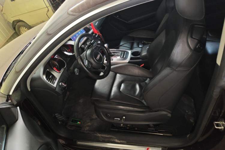 Used Audi A5 2014 Coupe 45 TFSI quattro Left Front Seat
