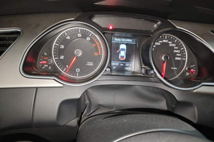 Used Audi A5 2014 Coupe 45 TFSI quattro Odometer Close Up