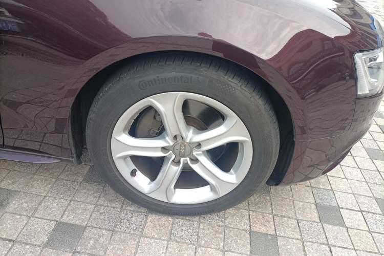 Used Audi A5 2014 Sportback 45 TFSI Right Front Wheel Hub