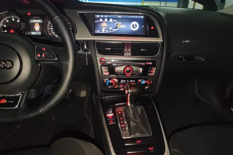 Used Audi A5 2014 Sportback 45 TFSI Audio And AC Panel