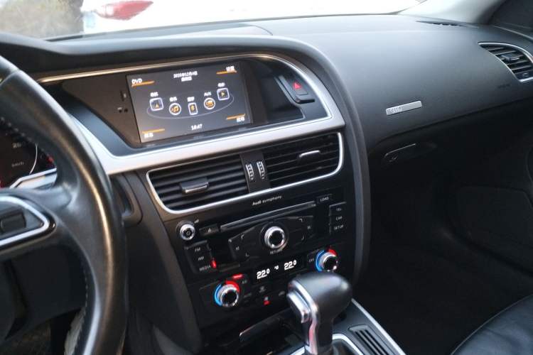 Used Audi A5 2014 Sportback 45 TFSI Audio And AC Panel