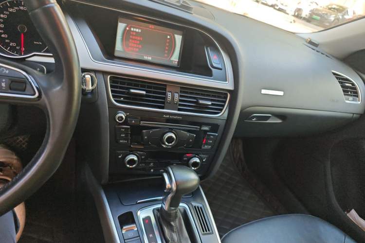 Used Audi A5 2014 Sportback 45 TFSI Audio And AC Panel