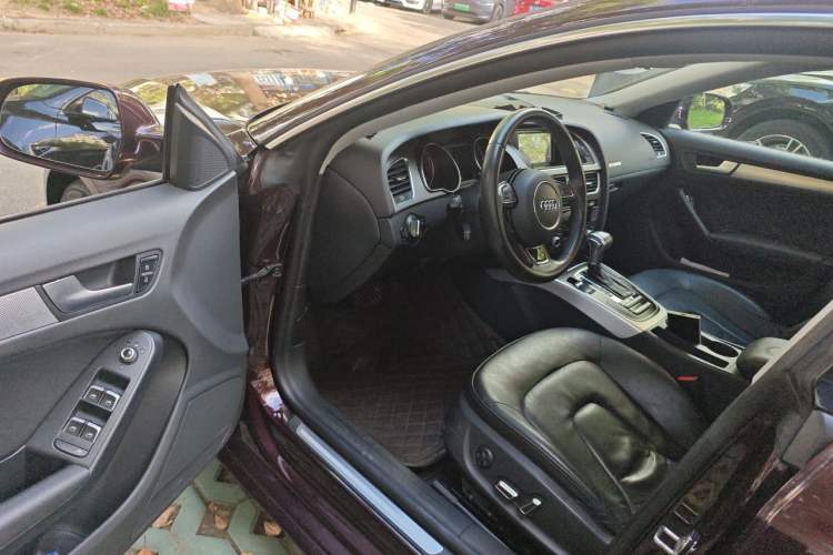 Used Audi A5 2014 Sportback 45 TFSI Driver Seat