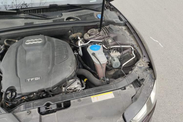 Used Audi A5 2014 Sportback 45 TFSI Fashion Edition Engine Bay Left