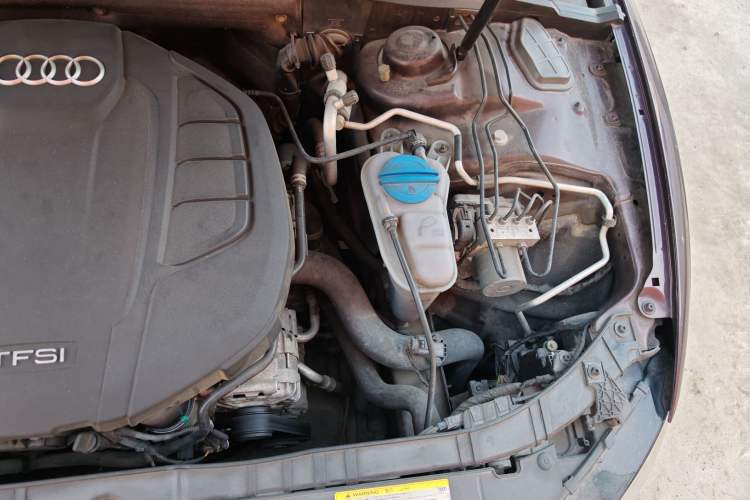 Used Audi A5 2014 Coupe 45 TFSI Engine Bay Left