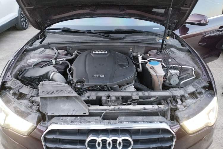 Used Audi A5 2014 Sportback 45 TFSI Engine Bay