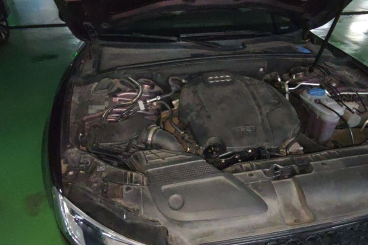 Used Audi A5 2014 Sportback 45 TFSI Engine Bay Right