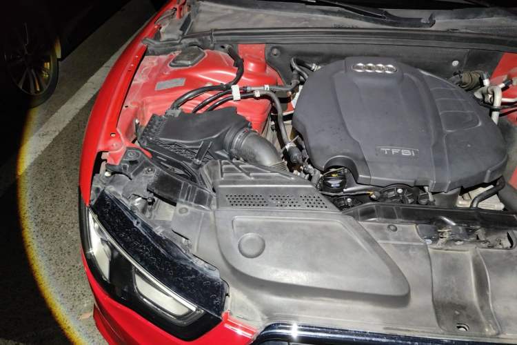 Used Audi A5 2014 Sportback 45 TFSI quattro Engine Bay Right