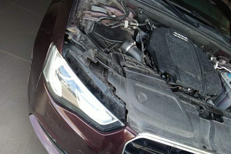 Used Audi A5 2014 Cabriolet 45 TFSI Engine Bay Right