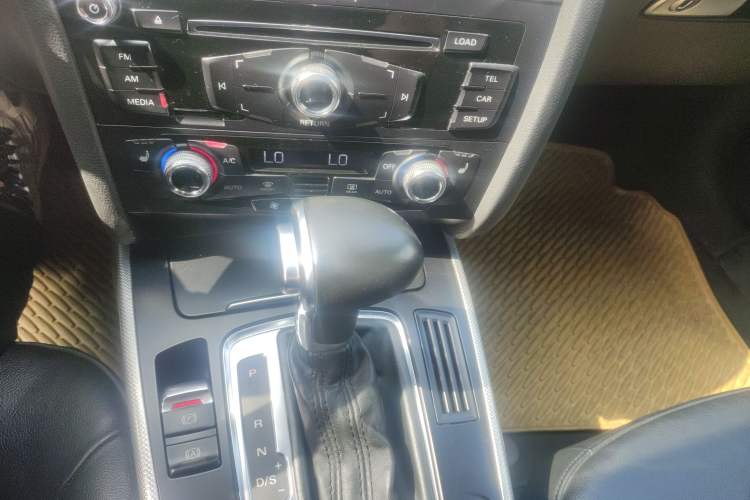 Used Audi A5 2014 Cabriolet 45 TFSI Gear Lever
