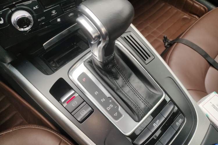 Used Audi A5 2014 Sportback 45 TFSI Fashion Edition Gear Lever