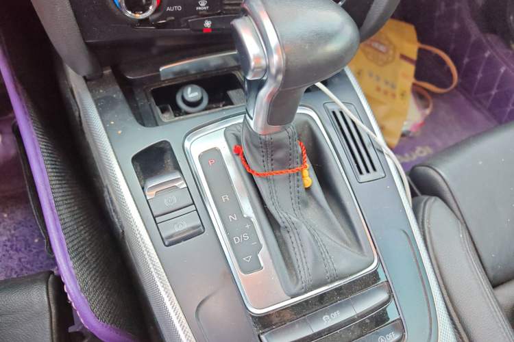 Used Audi A5 2014 Coupe 45 TFSI Gear Lever