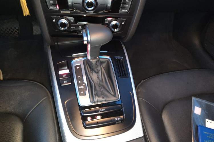 Used Audi A5 2014 Sportback 45 TFSI Gear Lever
