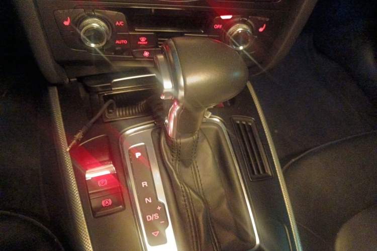 Used Audi A5 2014 Sportback 45 TFSI Gear Lever