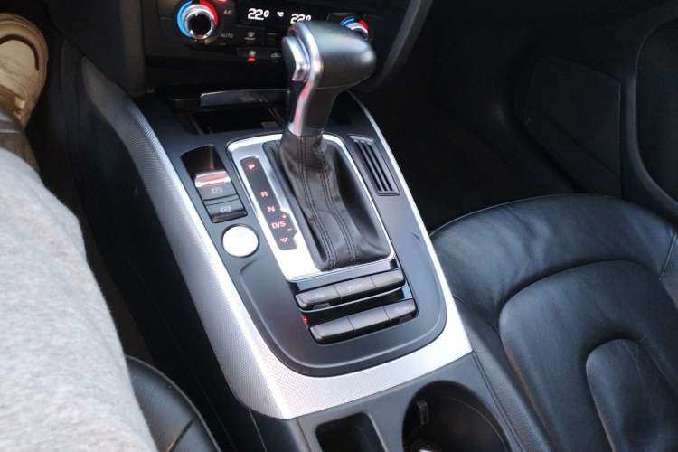 Used Audi A5 2014 Sportback 45 TFSI Gear Lever