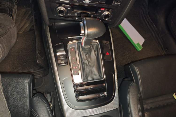 Used Audi A5 2014 Coupe 45 TFSI Gear Lever